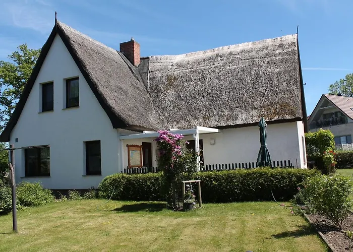 Cosy Apartment In Pepelow Near Baltic Sea